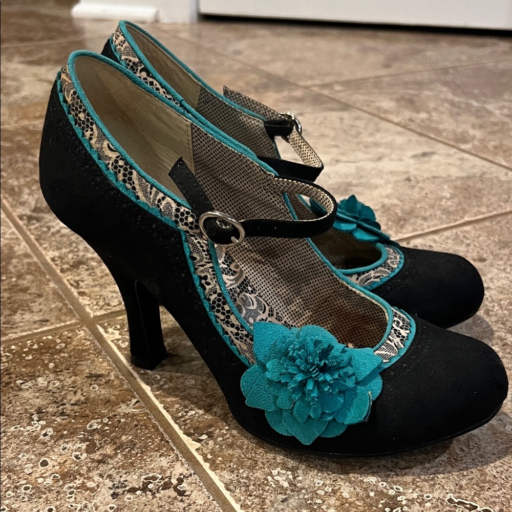 Chic Black and Teal Floral Heels